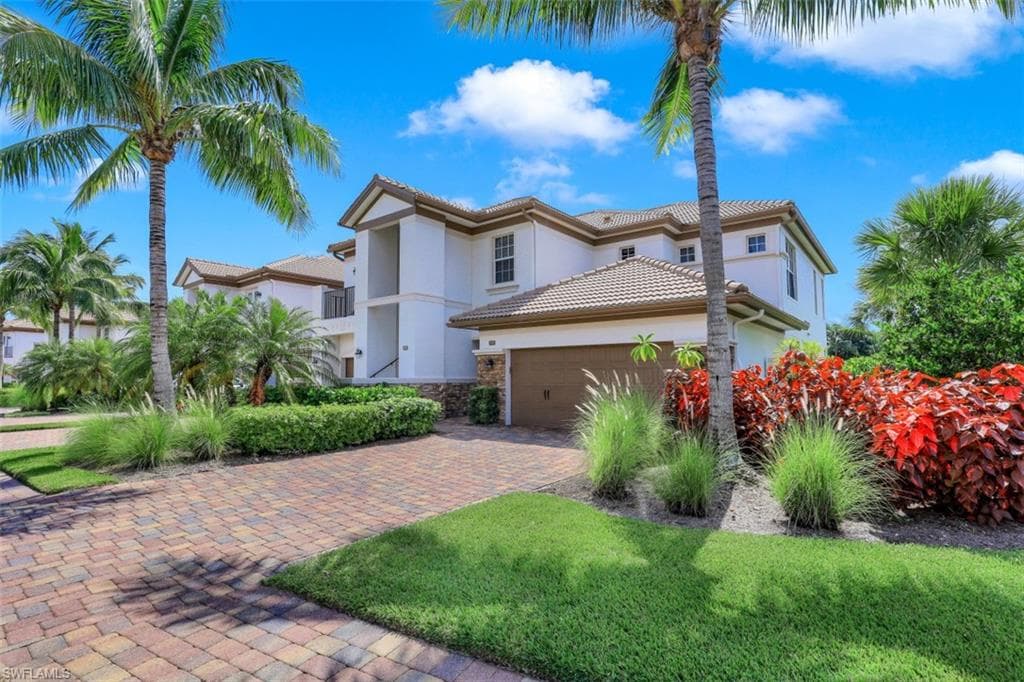 8036 Players Cove DR 3-102 NAPLES, FL 34113