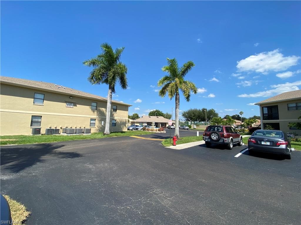 5311 Summerlin RD 1109 FORT MYERS, FL 33919