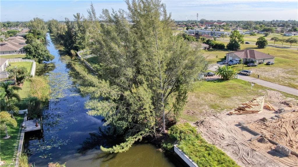 2202 SW 8th PL CAPE CORAL, FL 33991