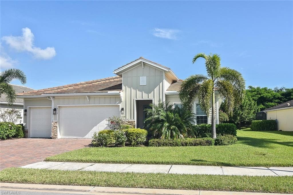 14717 LEEWARD DR NAPLES, FL 34114