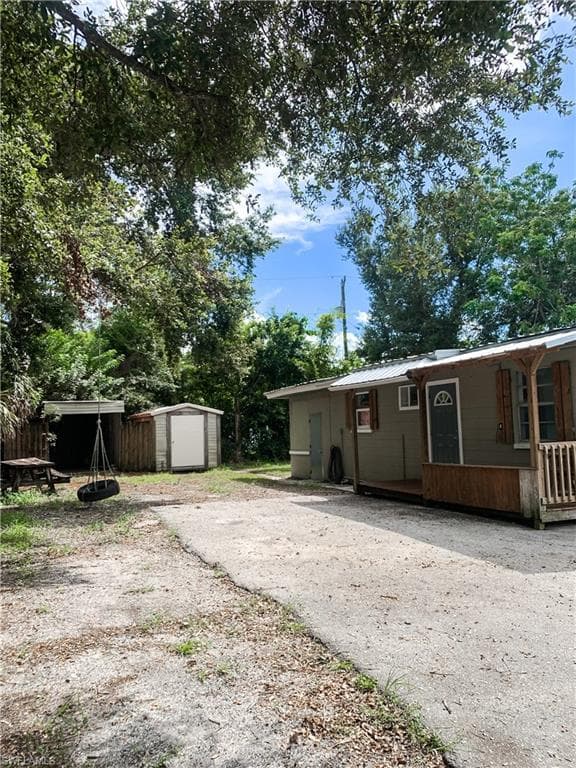 250 Poe AVE NORTH FORT MYERS, FL 33917