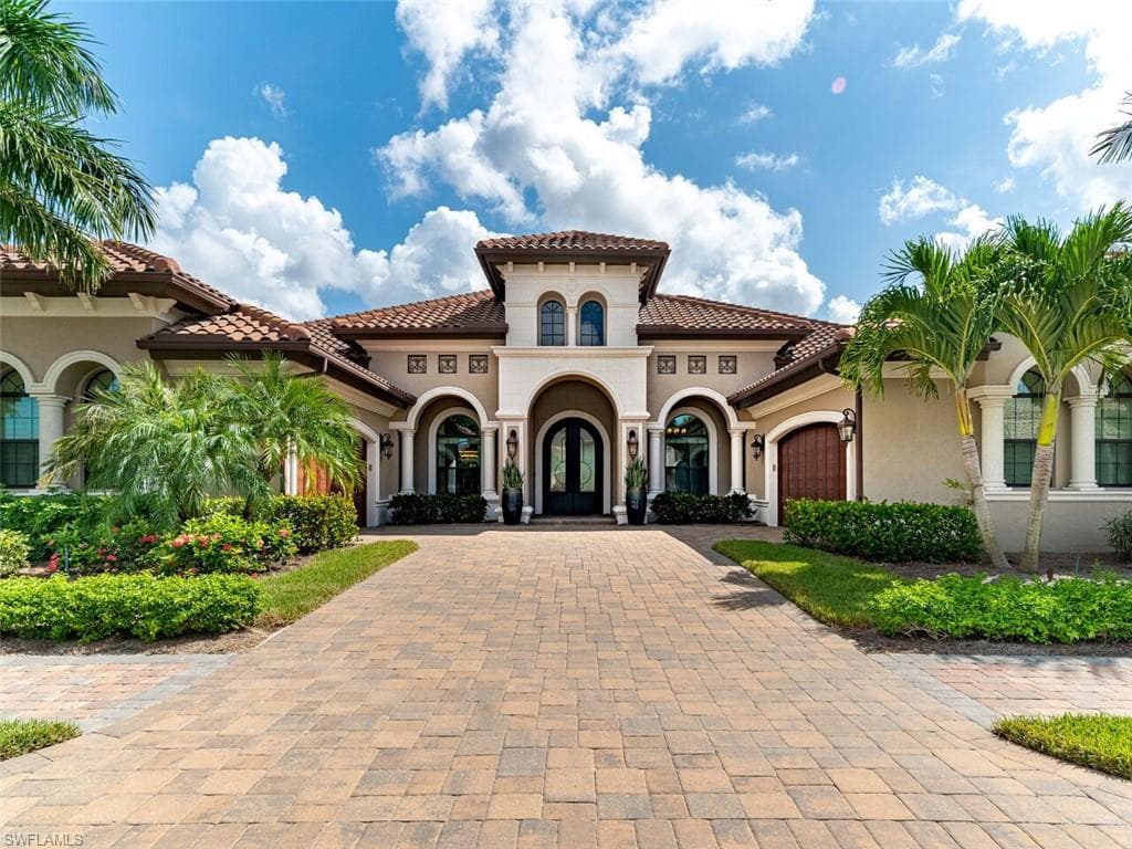 6595 Barbera LN NAPLES, FL 34113
