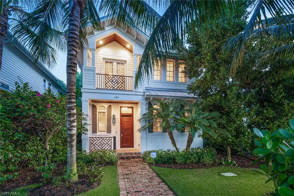 640 3rd AVE S NAPLES, FL 34102