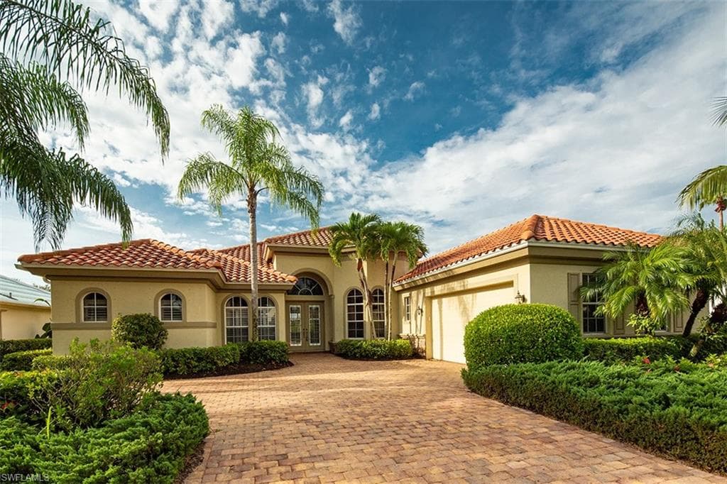 8732 Hideaway Harbor CT NAPLES, FL 34120