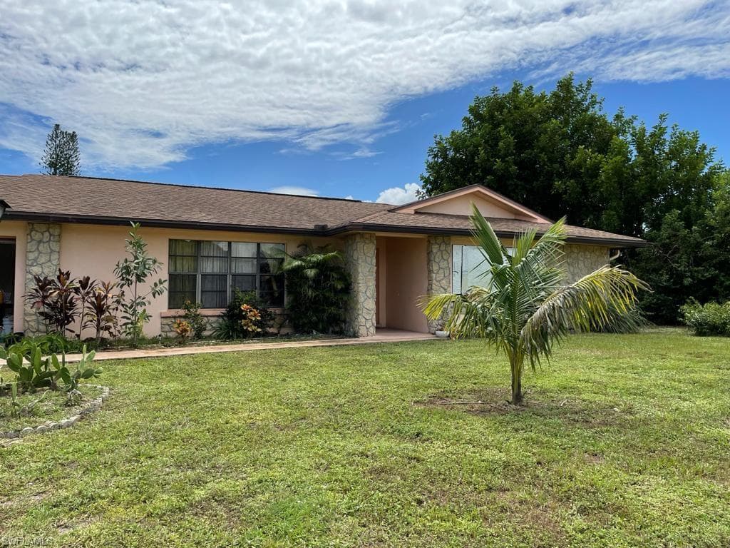 120 Burnside ST LEHIGH ACRES, FL 33936