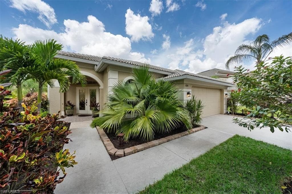 8281 Laurel Lakes WAY NAPLES, FL 34119