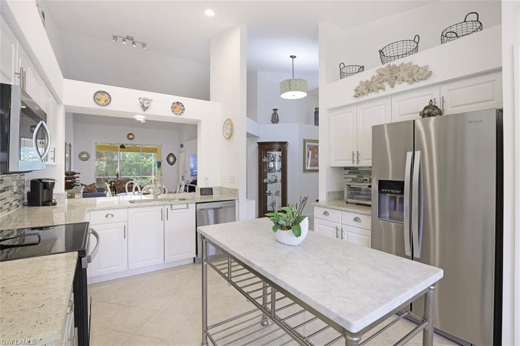 5560 Greenwood CIR 12 NAPLES, FL 34112