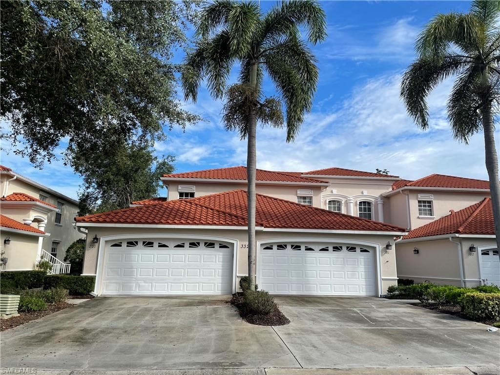 3325 Grand Cypress DR 202 NAPLES, FL 34119