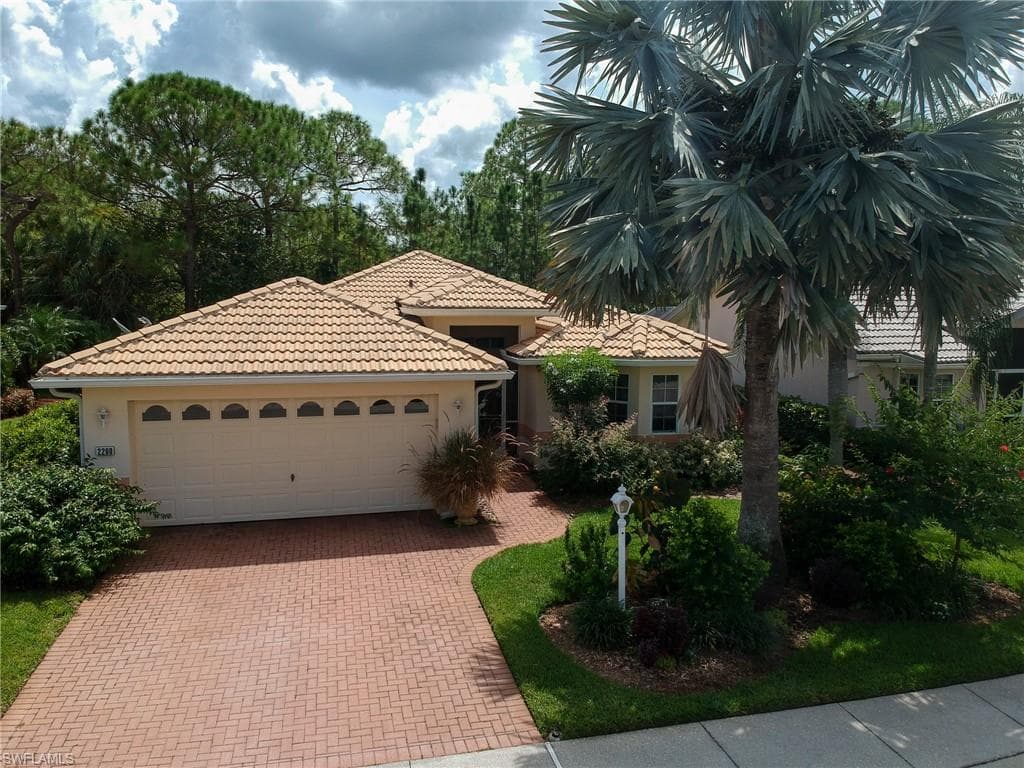 2200 Faliron RD NORTH FORT MYERS, FL 33917