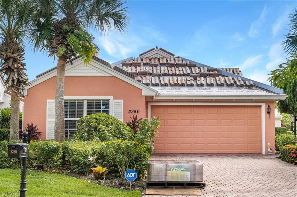 2256 Summersweet DR ALVA, FL 33920