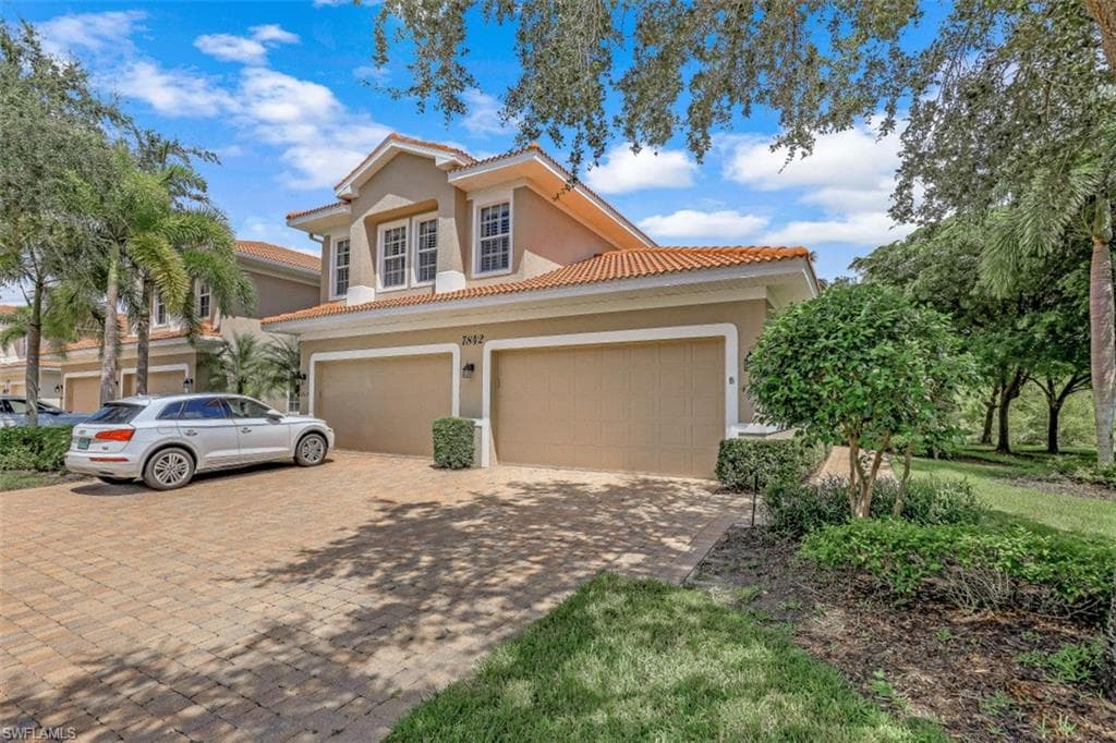 7842 Hawthorne DR 1704 NAPLES, FL 34113