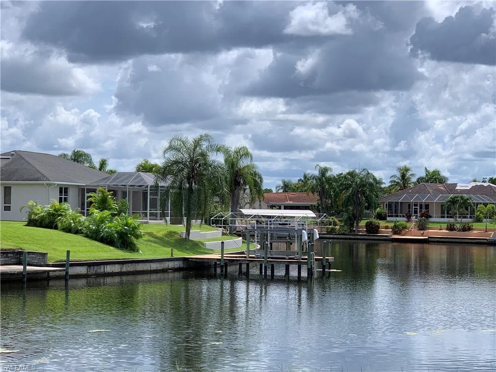 1001 SE 12th LN CAPE CORAL, FL 33990