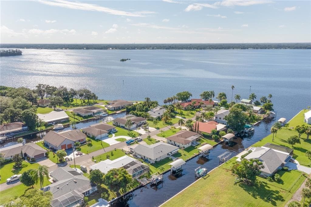 7200 Reymoor DR NORTH FORT MYERS, FL 33917