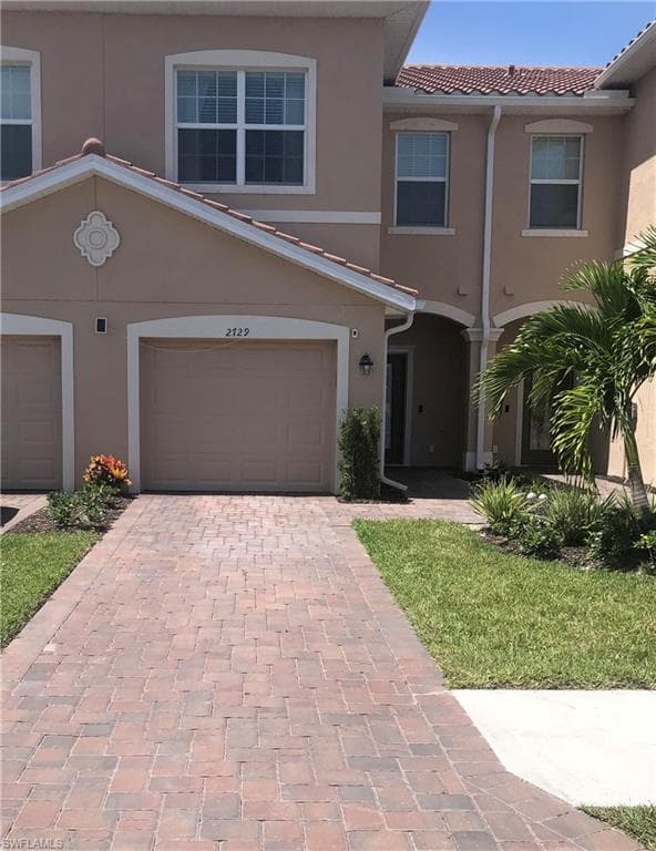 2729 Citrus ST NAPLES, FL 34120