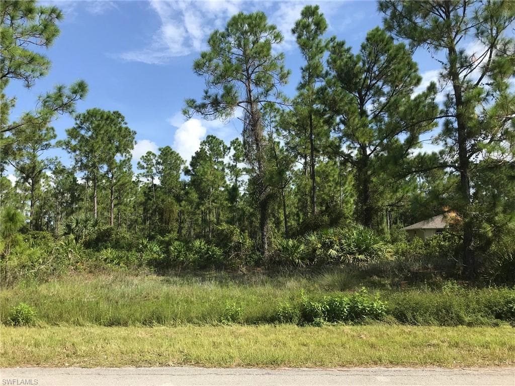 27th AVE NE NAPLES, FL 34120