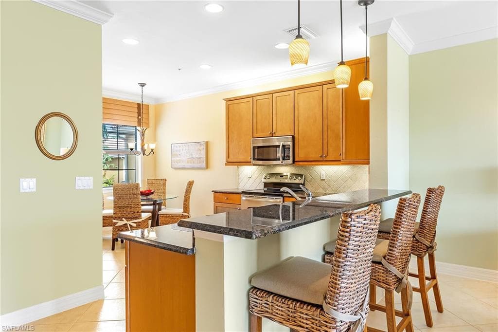 6517 Monterey PT 203 NAPLES, FL 34105