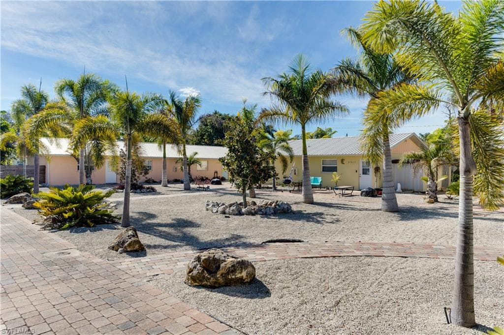 27627 Reahard CT BONITA SPRINGS, FL 34134