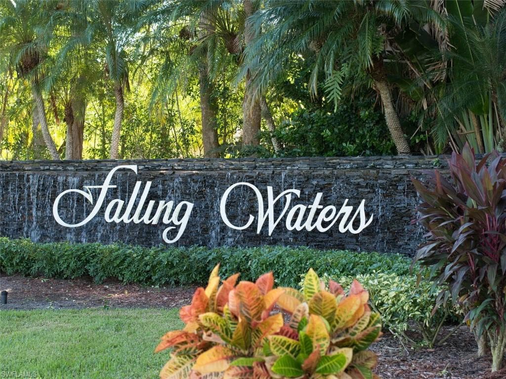 2225 Hidden Lake DR 6 NAPLES, FL 34112