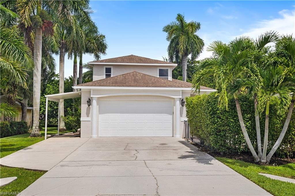 1025 Michigan AVE NAPLES, FL 34103