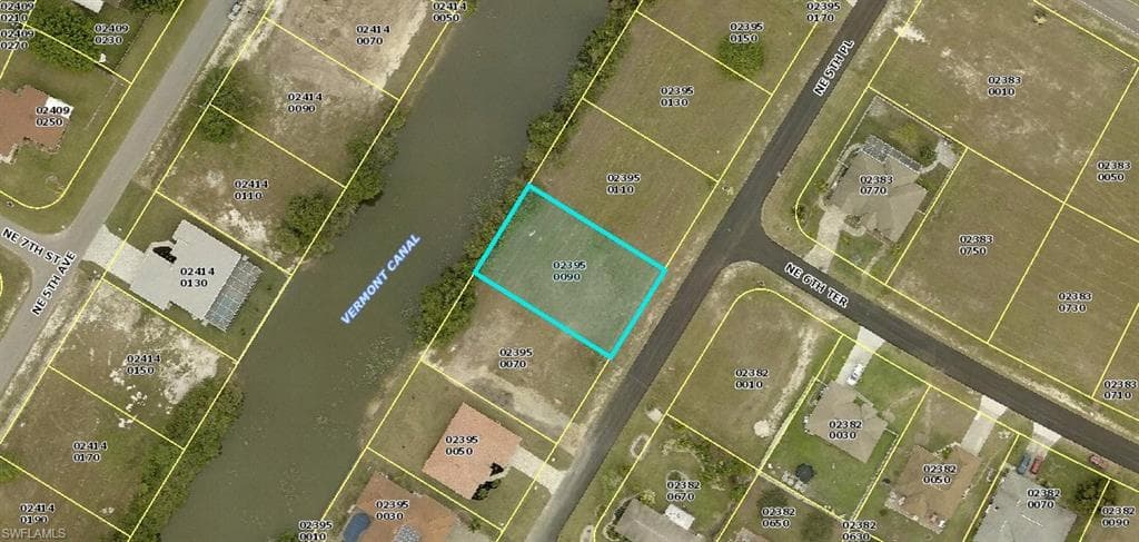 654 NE 5th PL CAPE CORAL, FL 33909