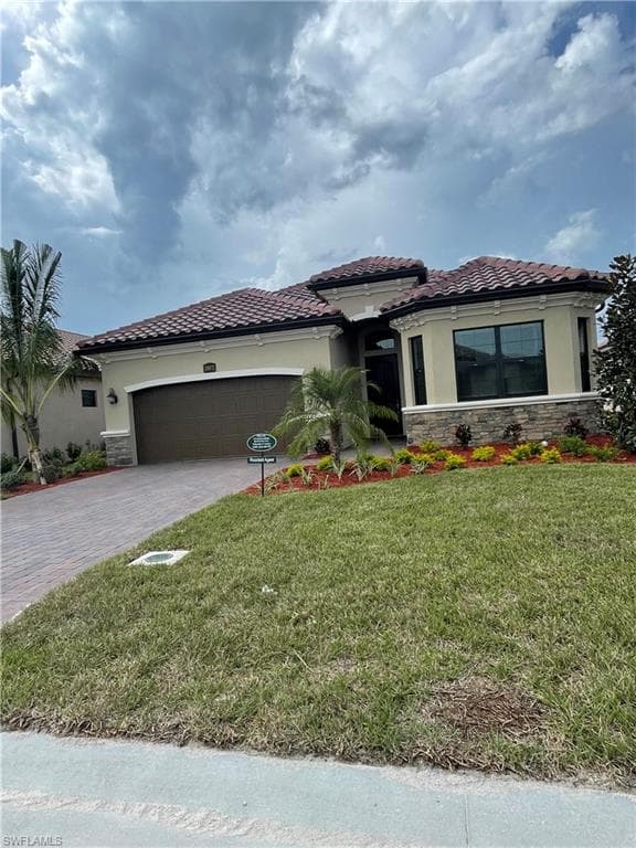 28072 Foxrock CT SW BONITA SPRINGS, FL 34135
