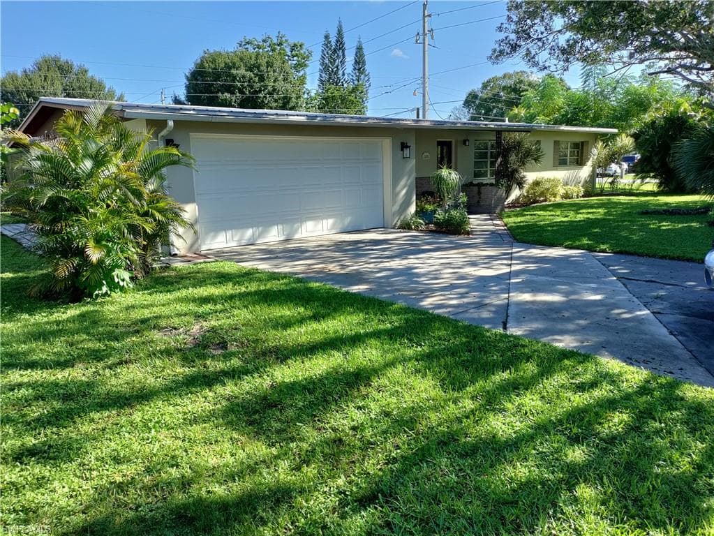 1575 Grace AVE FORT MYERS, FL 33901