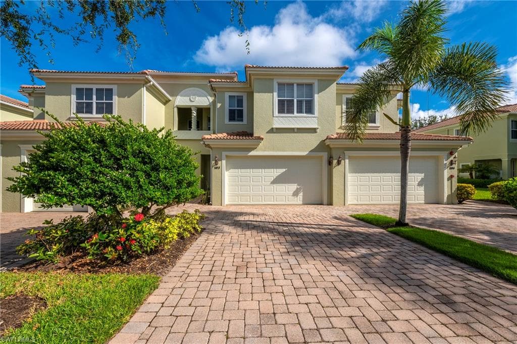 1320 Mariposa CIR 103 NAPLES, FL 34105