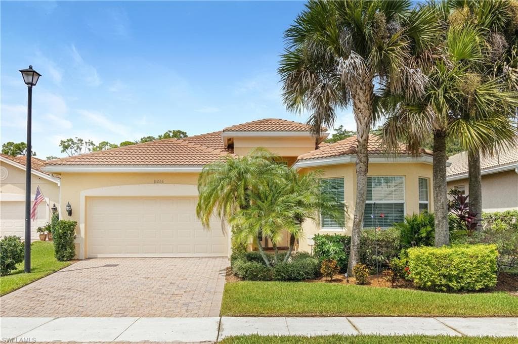 11226 Yellow Poplar DR FORT MYERS, FL 33913