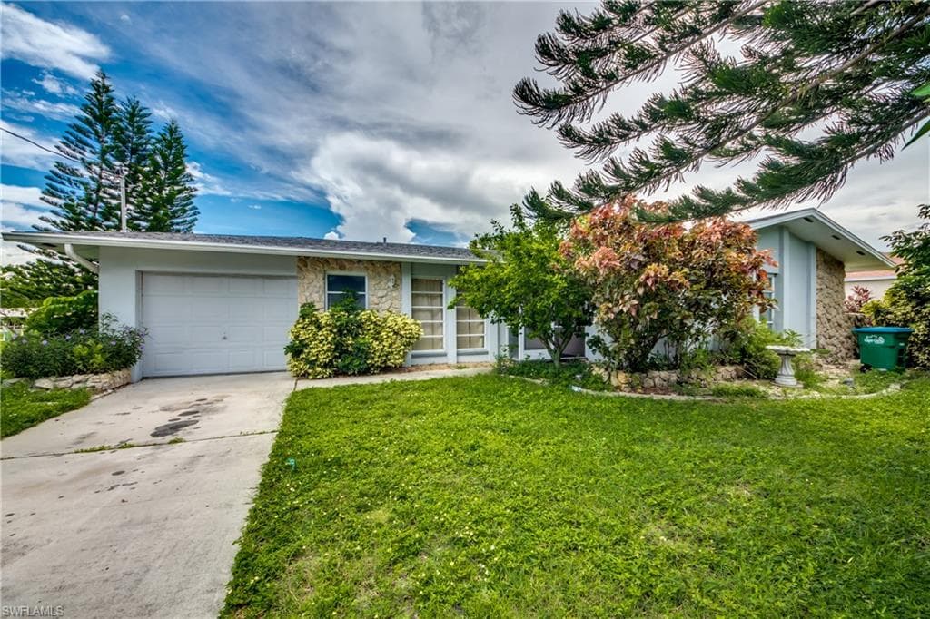 3713 SE 15th AVE CAPE CORAL, FL 33904