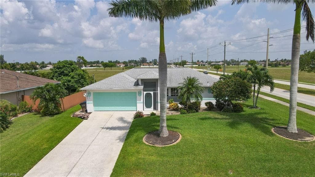 2101 SW 43rd TER CAPE CORAL, FL 33914