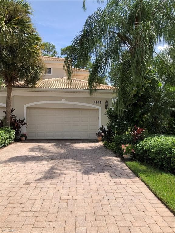4948 Shaker Heights CT 202 NAPLES, FL 34112