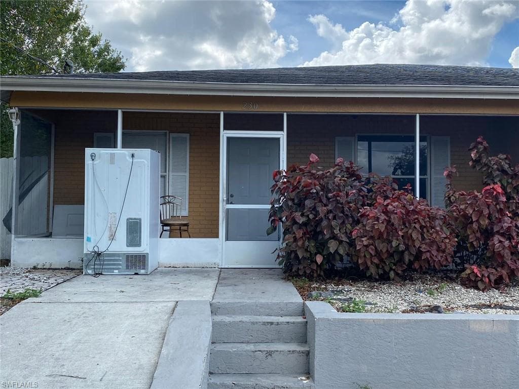 228 Ichabod AVE S LEHIGH ACRES, FL 33973