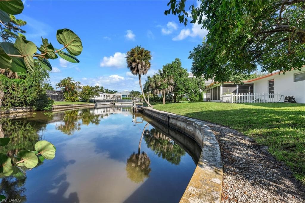 5063 Sand Dollar LN NAPLES, FL 34103