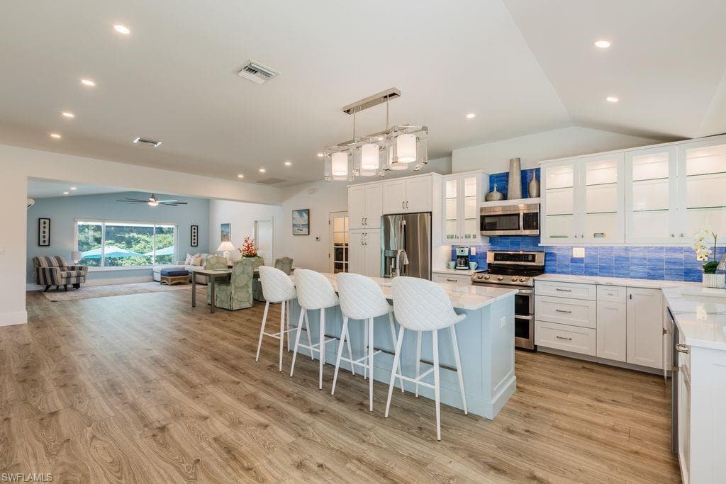 860 Kendall DR MARCO ISLAND, FL 34145