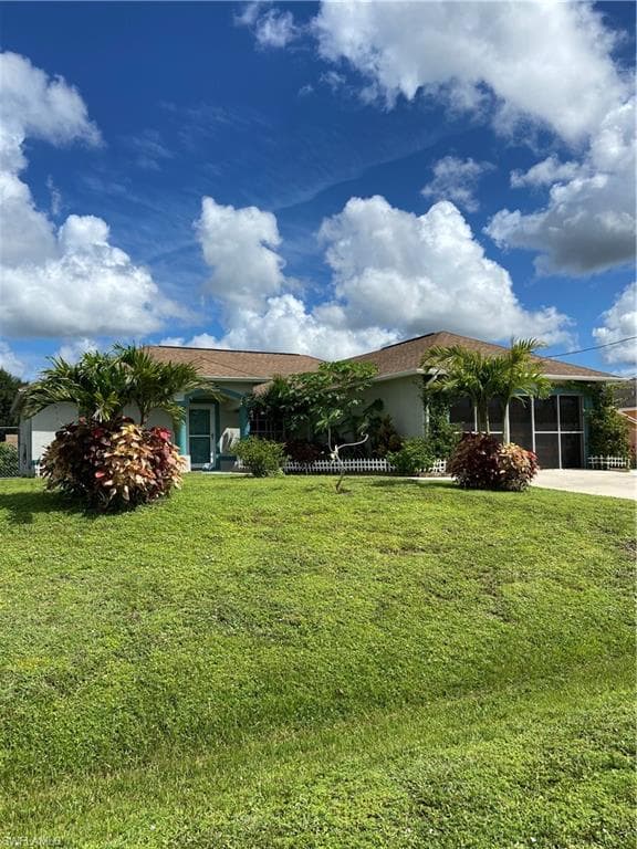 3704 15th ST W LEHIGH ACRES, FL 33971
