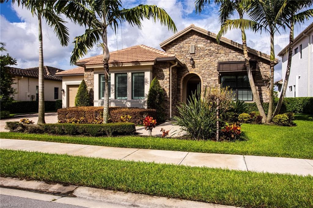 9461 Greenleigh CT NAPLES, FL 34120
