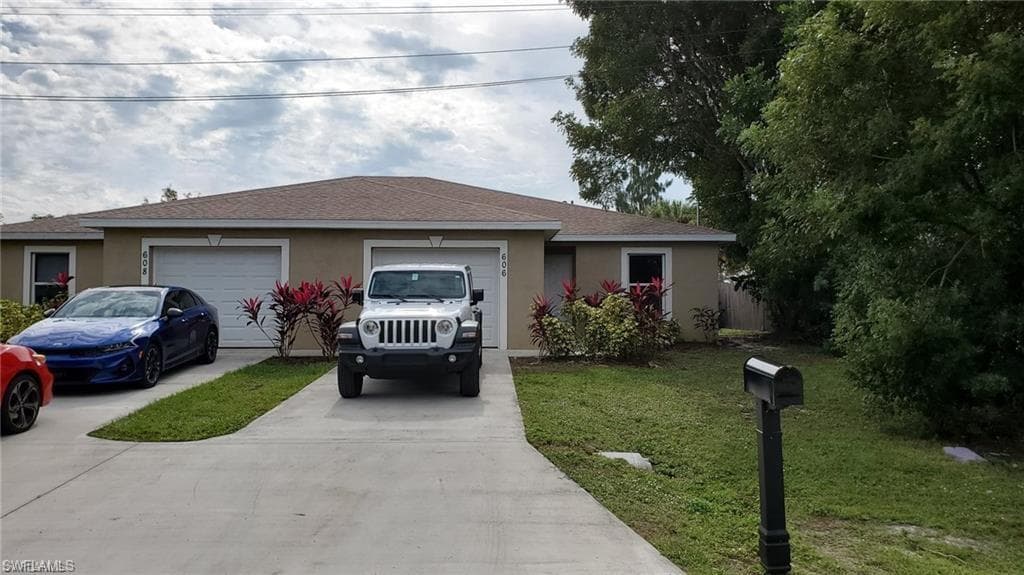 606 SE 13th TER CAPE CORAL, FL 33990