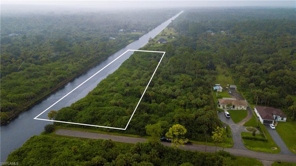 XX 28th AVE SE NAPLES, FL 34117