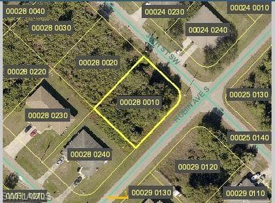 5201/5203 30th ST SW LEHIGH ACRES, FL 33973