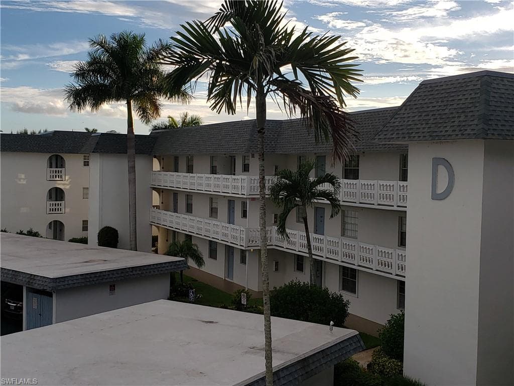 315 Saint Andrews BLVD D22 NAPLES, FL 34113