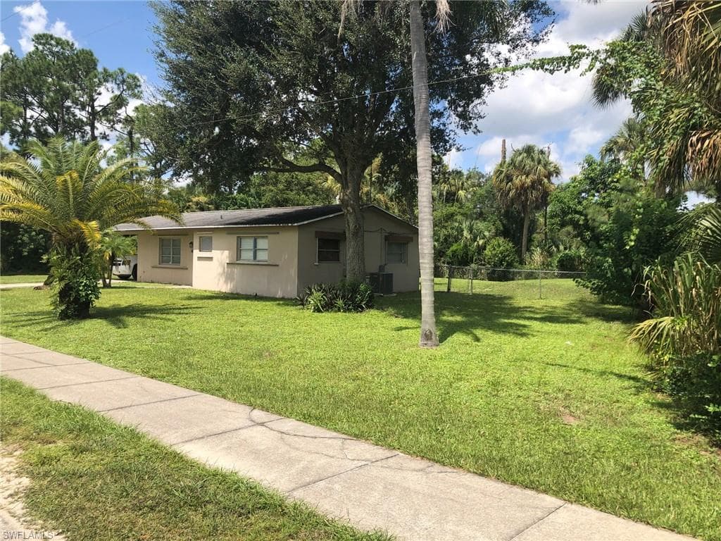 2107 E 6th ST LEHIGH ACRES, FL 33936