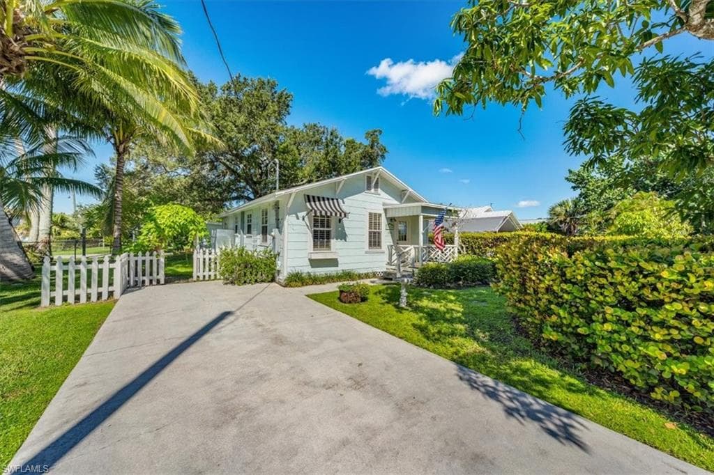 1984 Frederick ST NAPLES, FL 34112