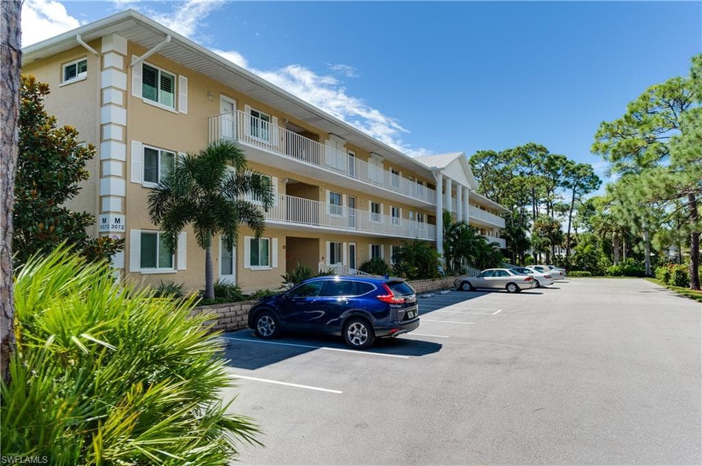 3072 Sandpiper Bay CIR M106 NAPLES, FL 34112