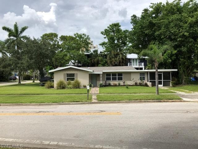 2705 Michigan AVE FORT MYERS, FL 33916