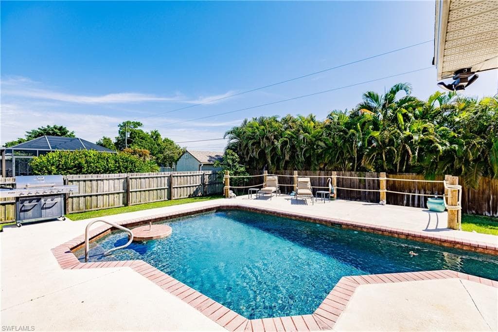 1823 1st PL CAPE CORAL, FL 33991