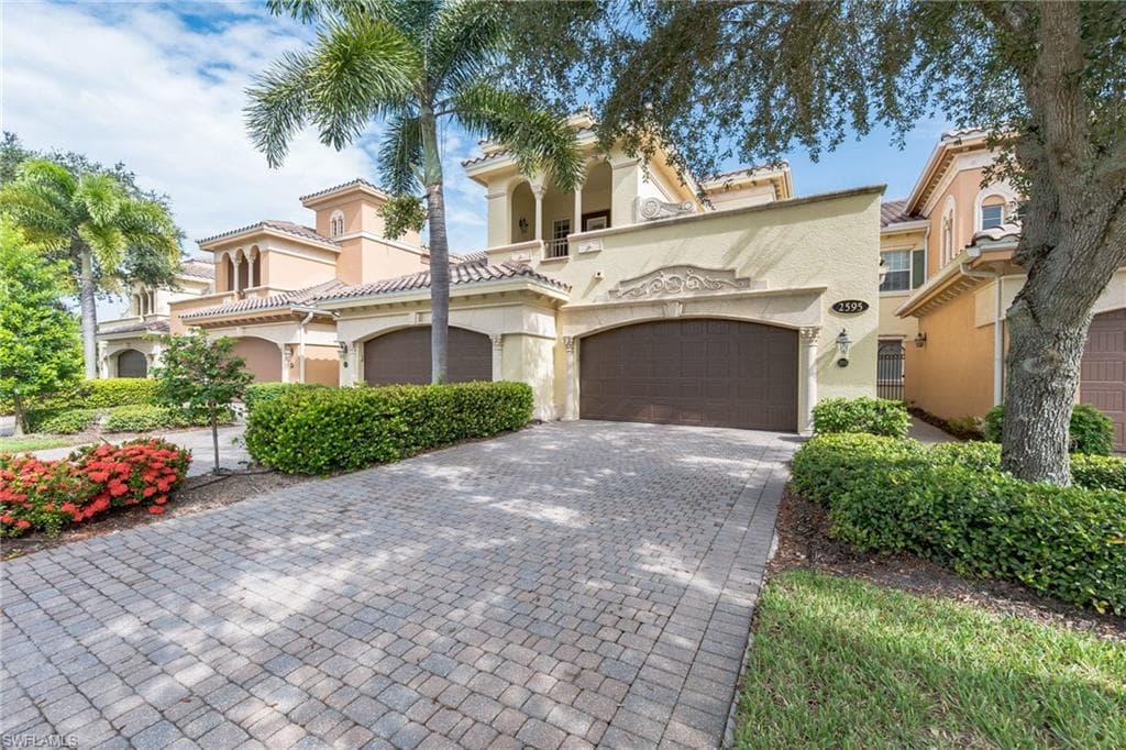 2595 Aviamar CIR 203 NAPLES, FL 34114