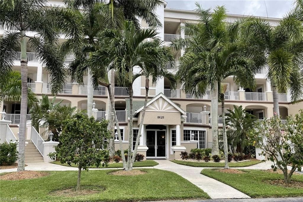 9121 Southmont CV 105 FORT MYERS, FL 33908