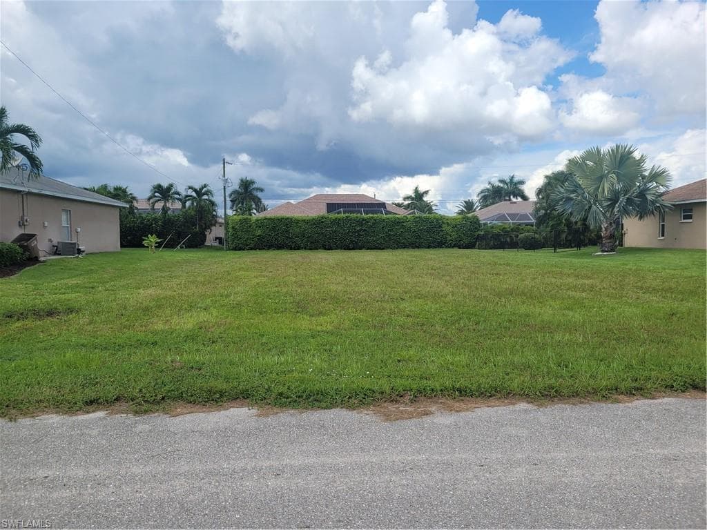 2123 SW 52nd TER CAPE CORAL, FL 33914