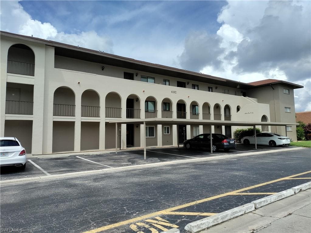 6102 Whiskey Creek DR #101 FORT MYERS, FL 33919