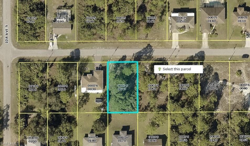 2813 9th ST SW LEHIGH ACRES, FL 33976